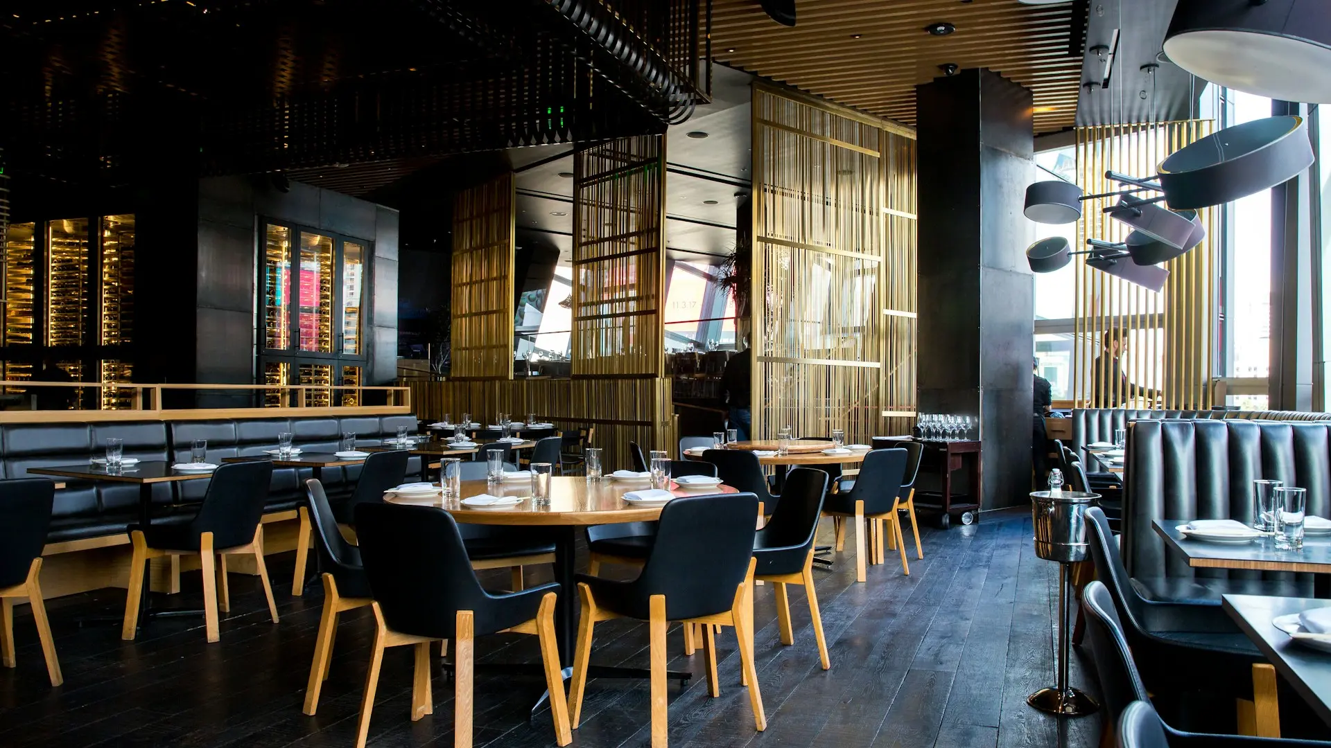 Modern restaurant interieur in Gorinchem voor horeca website met online reserveringen in de Alblasserwaard